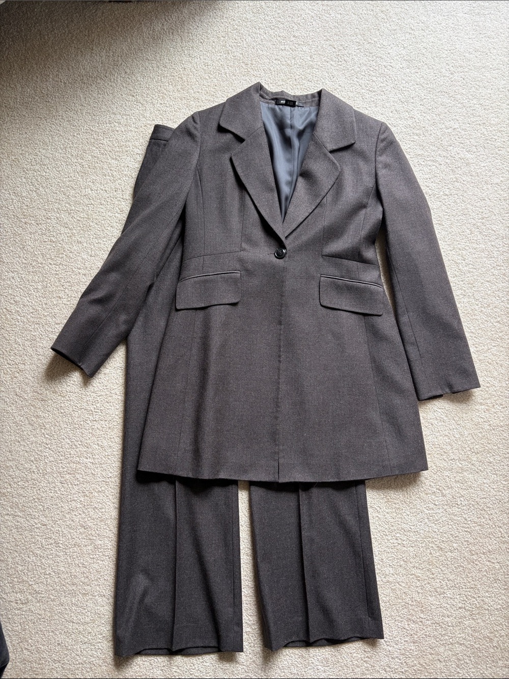 Women’s Ellen Tracy 100% wool chocolate brown suit size 8/10
